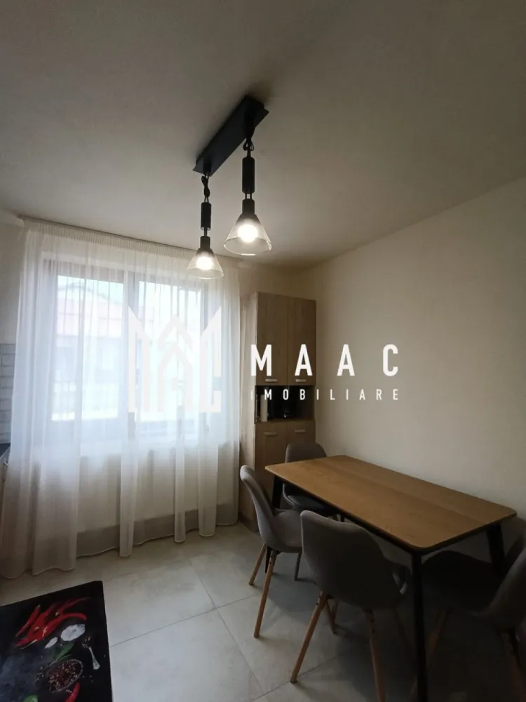 Casă Nouă Modernă | 3 camere | 110MPU | Disponibilă Imediat | Calea Cisnădiei - MAAC-Imobiliare vă propune spre închiriere o casă deosebită tip duplex ,nouă, realizată din materiale premium, situată într-un cartier liniștit și aflat în plină dezvoltare. Proprietatea oferă confort, spațiu și intimitate ,ideală pentru un chiriaș serios, pe termen lung. Caracteristici generale: * Construcție nouă ,cu finisaje și materiale premium * Încălzire prin pompă de căldură– eficientă și economică * Curte generoasă , cu acces auto și loc de parcare în interior * Terasă spațioasă , perfectă pentru relaxare Compartimentare: Parter: *Zonă de hol/intrare bine organizată * Bucătărie separată, complet utilată * Living mare și luminos, cu acces direct pe terasă * Baie modernă * Debara Etaj: * Dormitor matrimonial cu dressing spațios, mare, și balcon * Dormitor copii/oaspeți, dotat de asemenea cu dressing generos * Baie complet utilată Dotări și avantaje: * Mobilier și electrocasnice noi * Finisaje moderne, calitative * Compartimentare practică și spații luminoase * Cartier liniștit, în continuă de dezvoltare * Preț negociabil * Plata acceptată cash sau card * Se solicită garanție în cuantumul unei chirii Condiții ! Nu se acceptă animale de companie Nu se acceptă studenți Se caută chiriaș serios, pe termen lung Pentru mai multe detalii/ programarea unei vizionări vă rugam să specificați telefonic ca sunteți interesat/ă de anunțul ID: CP2804273 }}