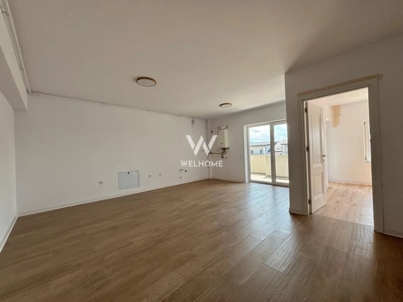 Apartament LA CHEIE 2 camere - Doamna Stanca - Apartament cu 2 camere LA CHEIE finalizat - Doamna Stanca - Bloc modern cu un regim de inaltime P+3. - Suprafata utila: 53.65 mp - Balcon: 7.7 mp - Compartimentare practica: hol spatios, living cu bucatarie open space, dormitor, baie si balcon generos. - Predare la interior LA CHEIE: centrala termica, incalzire in pardoseala, lavabila pe pereti, sape elicopterizata, usa de intrare, geamuri termopan, , usi de interior, baie amenajata, gresie, parchet, faianta, etc - Strada beneficiaza de acces cu bariera, zona linistita cu acces facil la magazine, mijloace de transport, shopping city, scoli etc. - INTABULAT, predare imediata! - 1 loc de parcare inclus in pret. PRET: 118.000 Euro Tva inclus Tel: 0747.639.802 *Disponibil si la stadiul de semifinisat la pretul de 112.000 Euro Tva inclus! }}