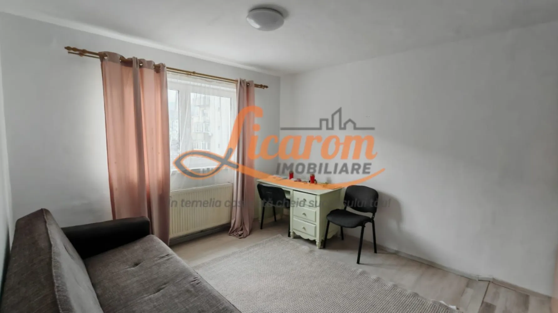 Garsoniera confort 1, Bartolomeu lângă Avantgarden,etaj 2,pret300 euro - Licarom Imobiliare propune spre inchiriere o garsoniera mare situata în Bartomoleu str Molnar Ianoș langa cartierul Avantgarden. Garsoniera este la etajul 2/4 si dispune de o camera de zi,hol mare la intrare,baie cu cada si bucatarie închisă. Este partial mobilata și utilata. Prețul chiriei este 1500 lei -300euro-.La inchierea acestei garsoniere, agentia imobiliara percepe comision 50% din valoarea unei chirii. In apropiere avem magazine, scoala, gradinita, parc si statie RATBV. Pentru mai multe detalii si vizionari, nu ezitati sa ne contactati la telefon 0723985424 Consultant imobiliar Liliana si 0741059397 Consultant imobiliar Calin. }}