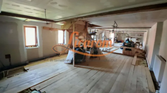 CASA SASEASCA comuna VULCAN,zona foarte buna,teren 3000 mp