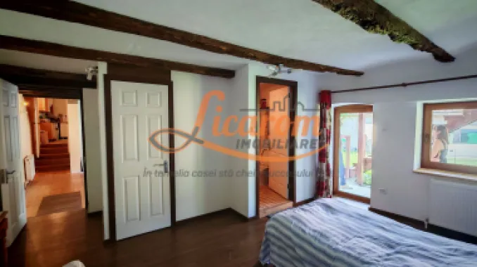 CASA SASEASCA comuna VULCAN,zona foarte buna,teren 3000 mp