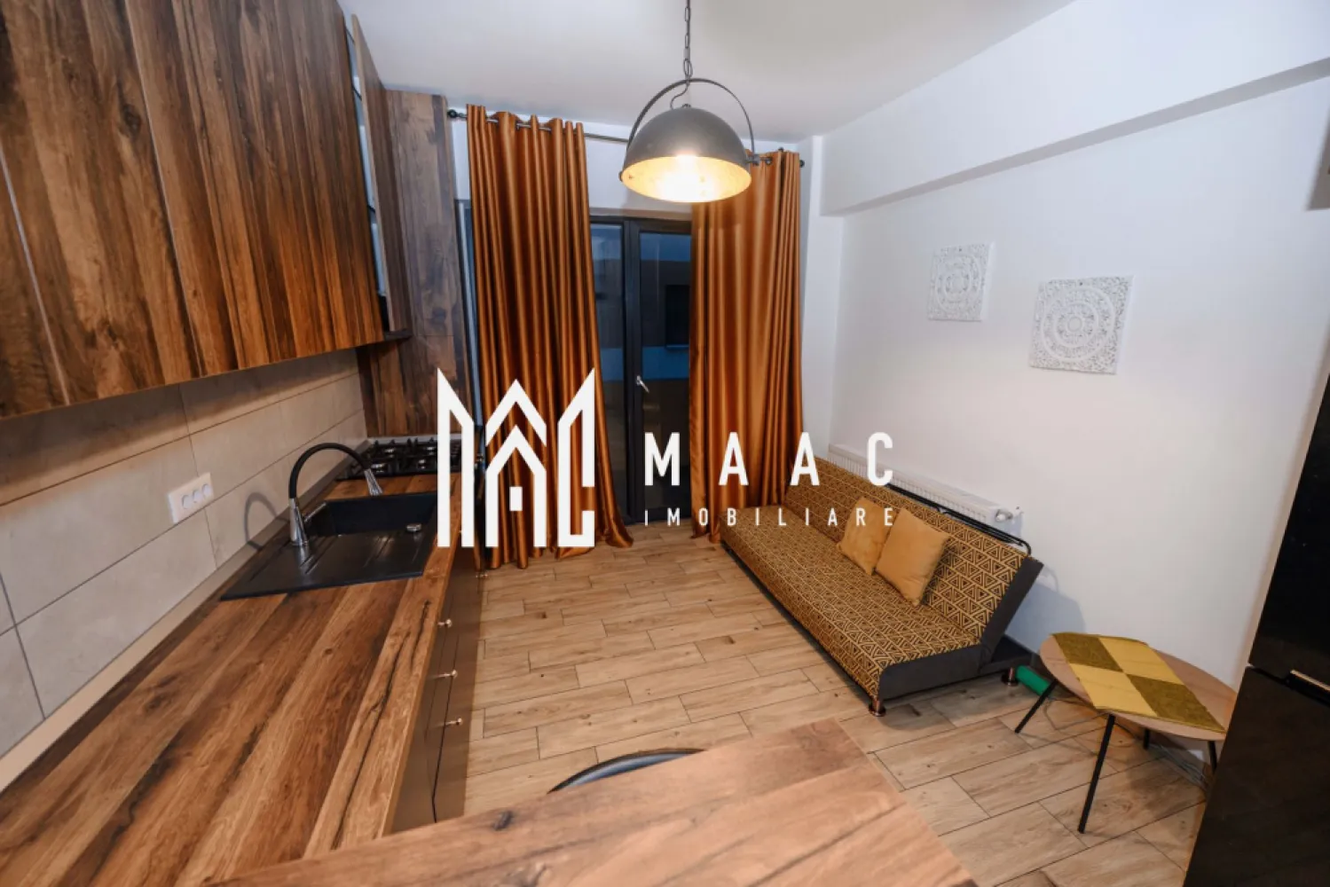 APARTAMENT STUDIO| ETAJ 1| BLOC NOU| DEM RADULESCU - Agenția Maac Imobiliare vinde – Apartament studio modern pe Bulevardul Dem Rădulescu, Râmnicu Vâlcea Agenția Maac Imobiliare vă propune spre vânzare un apartament studio situat într-un bloc nou, pe Bulevardul Dem Rădulescu. Proprietatea se remarcă prin finisaje moderne, mobilier nou și o locație excelentă, ideală atât pentru locuit, cât și pentru investiție. 🏢 Detalii apartament Etaj: 1 / 4 (bloc cu lift) Compartimentare: dormitor, bucătărie open-space cu zonă de living (canapea extensibilă), baie, balcon Suprafață utilă: 45 MP Loc de parcare privat inclus în preț Totul nou, gata de mutat! 🔑 ➡️ Bloc nou, izolat termic, cu lift ➡️ Complet mobilat & utilat – plită, cuptor, frigider, TV, mașină de spălat ➡️ Centrală proprie, aer condiționat ➡️ Loc de parcare privat inclus 🚗 ➡️ Finisaje moderne, balcon generos 🌅 📍 Zonă excelentă, aproape de magazine și transport public 📞 Contactează-ne pentru detalii și vizionări: Maac Imobiliare CP2804199 }}