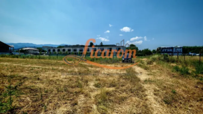 BARTOLOMEU,intravilan,intre case,suprafata de 774 mp,constructii P+2