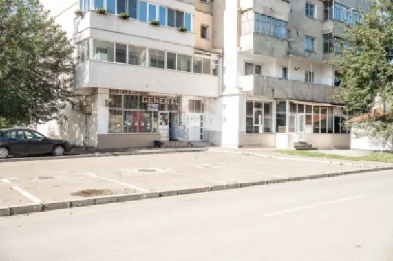 Logo Tops Investments logo