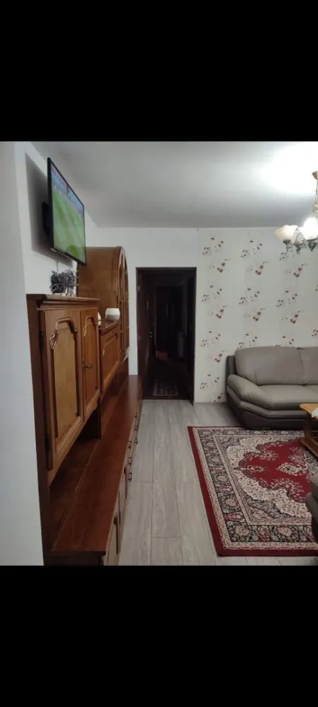 BRASADAS vinde ap 4 cam etaj 4/4 Careiului LIDL.