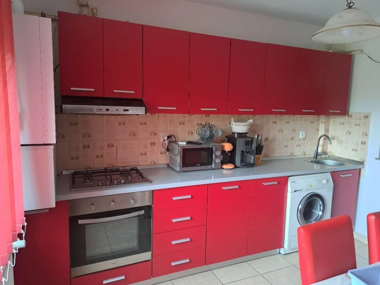 BRASADAS vinde ap 4 cam etaj 4/4 Careiului LIDL.