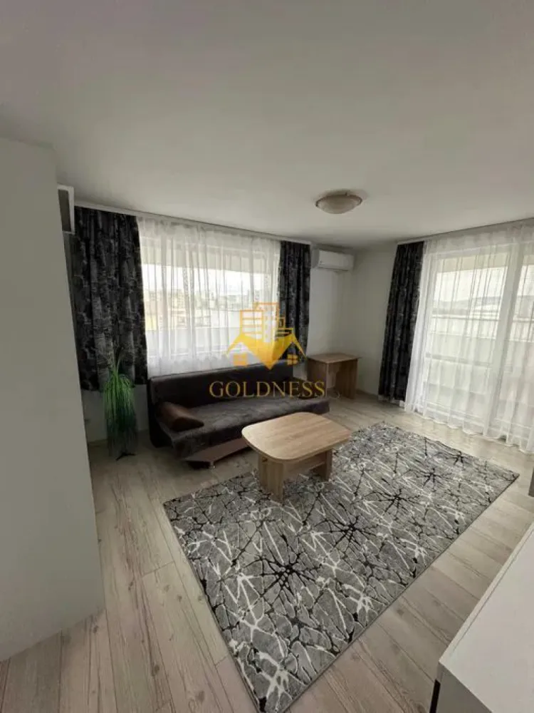 2 camere decomandate, balcon, Buna Ziua, Zona Grand hotel Italia, Lidl - GOLDNESS Imobiliare vă propune spre închiriere un apartament cu 2 camere complet mobilat și utilat, la etajul 2 într-un imobil de 3 etaje, în Cartierul Buna Ziua. Se poate gasi mereu loc de parcare prin Zona! Se află în apropierea stațiilor de transport în comun, magazine, restaurante, spații verzi, farmacii, etc. Apartamentul este compartimentat astfel: - dormitor cu pat matrimonial, dressing, noptiere - dormitor cu canapea extensibila, dresing, comoda, birou - bucatarie complet utilată și mobilată, loc de servit masa - baie cu cada, calorifer port prosop și dulap pentru depozitare. - balcon de 11 mp. Imobilul este dotat cu toate cele necesare- centrală proprie, frigider, aragaz, hotă, mașină de spălat haine, etc. Dacă sunteți interesați de acest apartament și doriți să îl vizionați, dar și pentru alte oferte nu ezitați să ne contactați telefonic sau prin e-mail. Vă stăm la dispoziție! Pentru intermediere se percepe un comision de 50% din prețul chiriei! }}