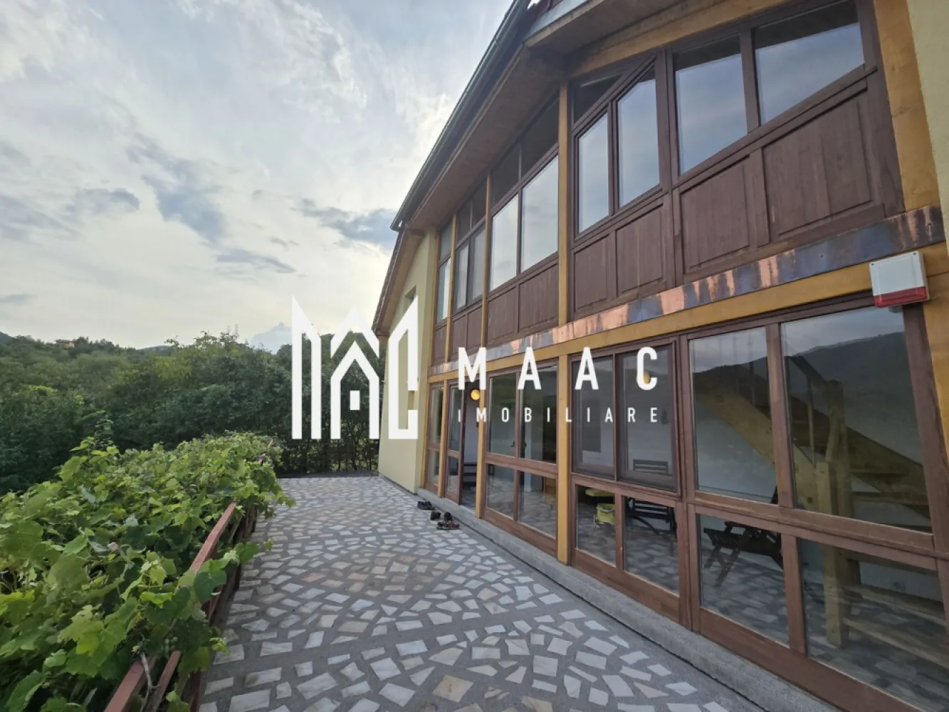 Casa 4 camere 3825 mp teren Cisnadioara