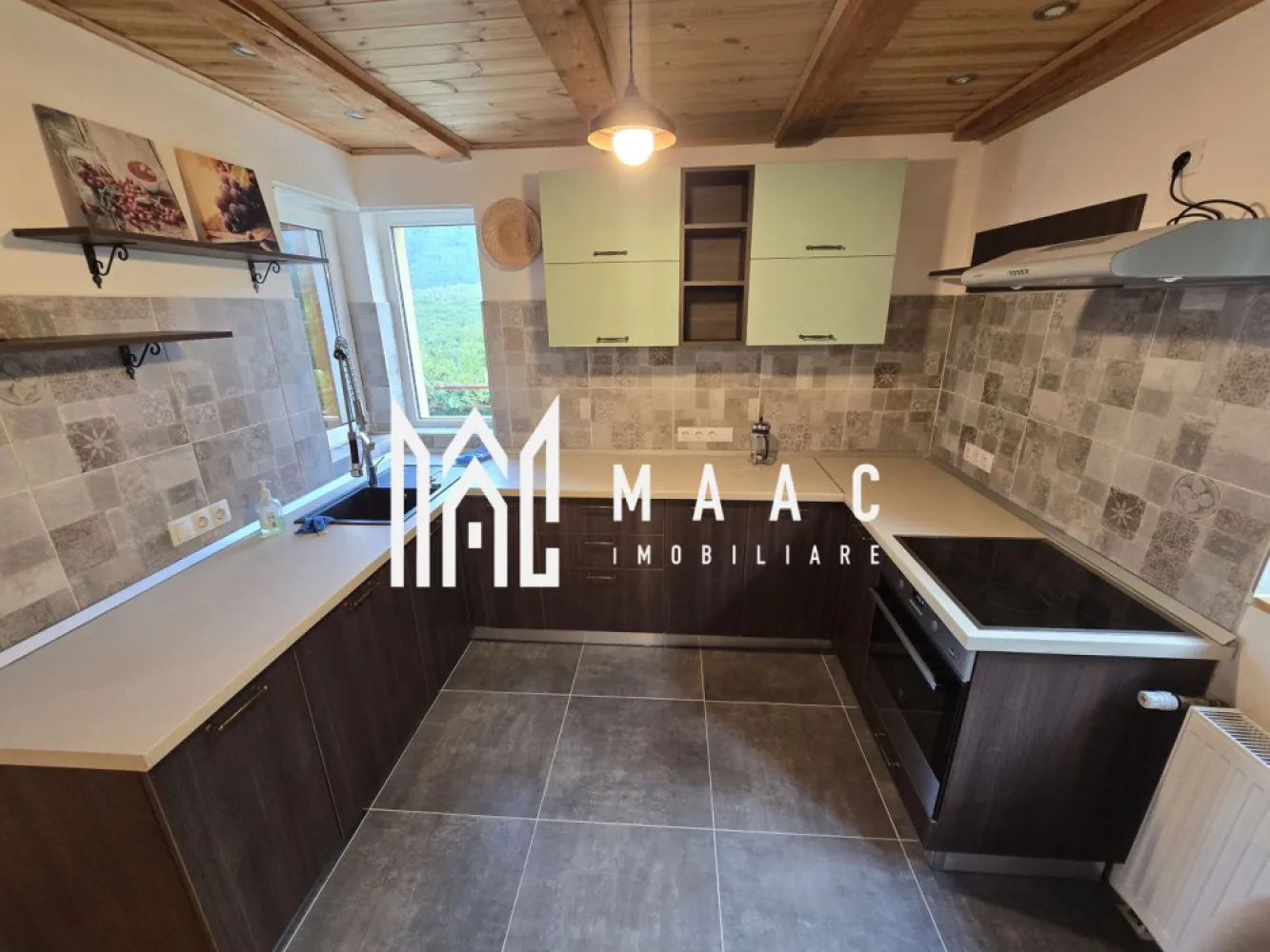 Casa 4 camere 3825 mp teren Cisnadioara