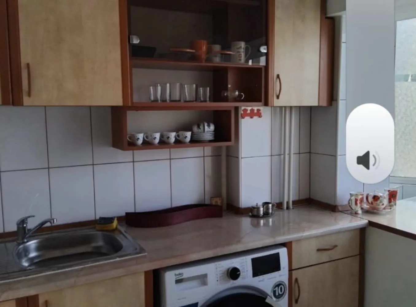 Particular inchiriez garsoniera  in Decebal nr 1 - Garsoniera spatioasa, luminoasa, disponibila, iarna f calduroasa, complet mobilata si utilata, pat dublu cu saltea si canapea extensibila igienizate martie 26, aer conditionat completat freon martie 26, baie si bucatarie zugravite apr 26. Bucatarie separata, debara, balcon inchis cu termopan. Particular, contract Anaf, videophone. }}