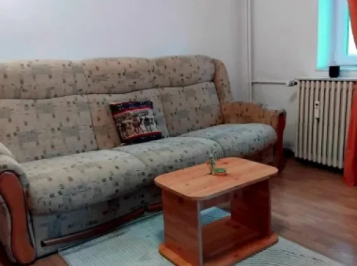 Particular inchiriez garsoniera  in Decebal nr 1