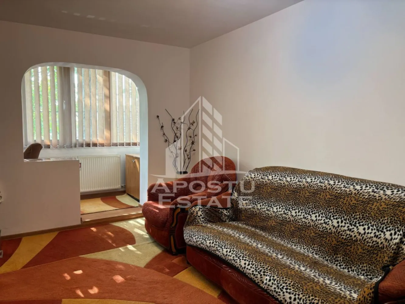 Apartament cu doua camere, centrala proprie, zona Lipovei