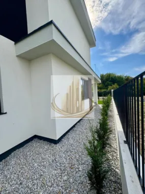 Duplex modern, 135 mp, grădină amenajată–Dumbrăvița, zonă linistita