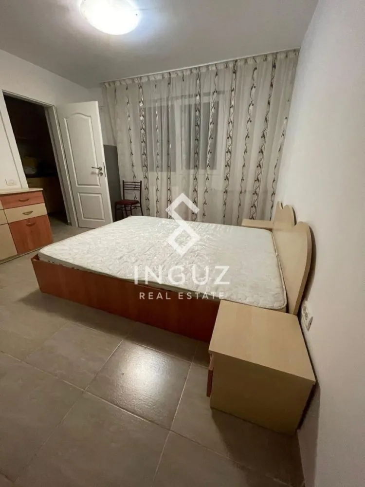 Garsonieră de închiriat | Strada Luntrei – Obor | Sector 2 - Garsonieră de închiriat | Strada Luntrei – Obor | Sector 2 Preț: 330 € / lună Detalii: Garsonieră 24 m² Etaj 5 / 10 Bloc reabilitat termic Mobilată modern și complet utilată Încălzire centralizată Costuri mici la întreținere Disponibil imediat Descriere: Garsonieră modernă, curată și bine întreținută, situată într-un bloc reabilitat și foarte bine administrat, cu acces controlat și supraveghere video. Spațiul este eficient compartimentat și complet mobilat, ideal pentru o persoană care caută confort și acces rapid la toate facilitățile urbane. Zonă & acces: Localizare excelentă în Sector 2, la doar 7 minute de mers pe jos de zona Obor. Acces foarte rapid la transport public: 2 minute până la stația STB Doamna Ghica tramvai 21, autobuze și troleibuze cu legături directe către centrul orașului acces rapid către Ștefan cel Mare, Mihai Bravu și Universitate Puncte de interes în apropiere: Piața Obor și Veranda Mall supermarketuri, farmacii, bănci și restaurante Facultatea de Construcții zone verzi și spații de relaxare în apropiere Avantaje: zonă foarte bine conectată acces rapid către centru bloc sigur, cu lifturi și supraveghere video costuri reduse la întreținere ideal pentru o persoană activă Condiții: Se închiriază preferabil unei singure persoane Fără animale de companie }}