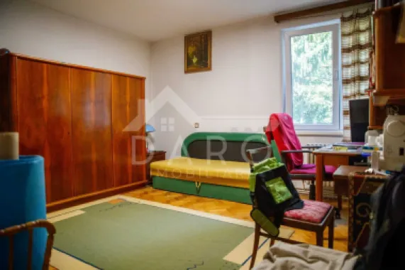 Apartament cu 3 camere in zona Cornisa, 7 Noiembrie , pe Romanu Vivo