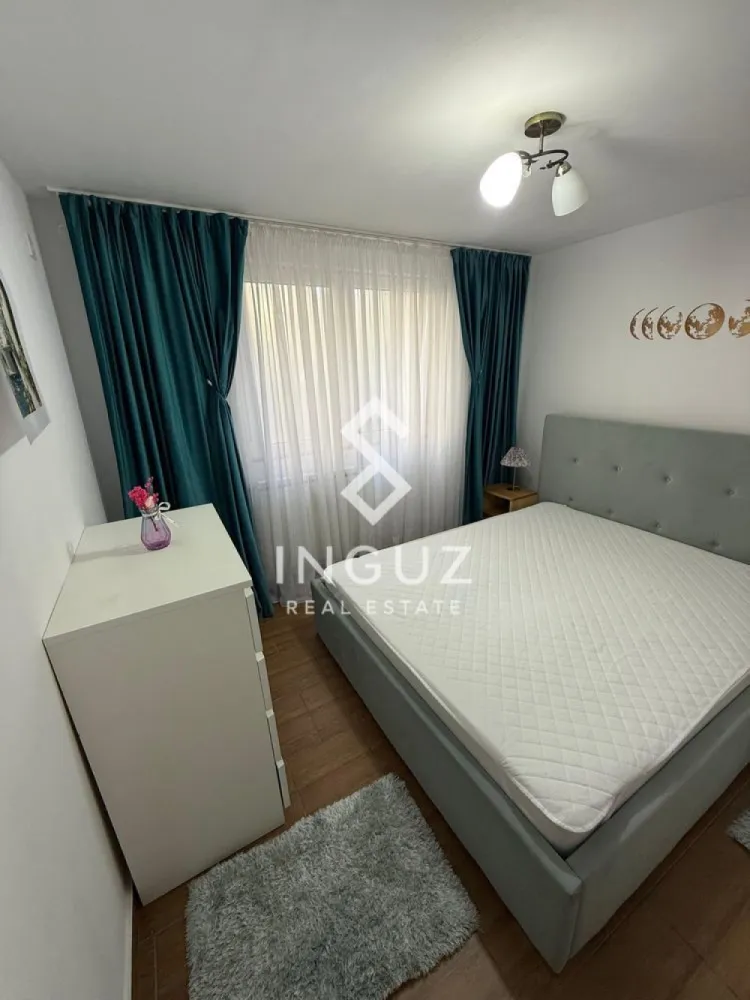 Apartament de închiriat | 2 camere | Teiul Doamnei – Parcul Tei | Sect - Apartament de închiriat | 2 camere | Teiul Doamnei – Parcul Tei | Sector 2 Preț: 490 € / lună Detalii: Apartament 2 camere (decomandat) Suprafață: 39 mp Etaj: parter Complet mobilat și utilat Încălzire prin termoficare Gata de mutare Descriere: Apartament confortabil și bine compartimentat, situat pe strada Teiul Doamnei, chiar vis-a-vis de Parcul Tei. Locuința este complet echipată și oferă un spațiu practic, ideal pentru cuplu, student sau o persoană care își dorește acces rapid către toate zonele orașului. Zonă & acces: Localizare excelentă în zona Tei – Sector 2, cu acces rapid la transport: Stație STB la 1 minut de mers pe jos Stație de tramvai în apropiere 10 minute până la Piața Obor și Veranda Mall 15 minute până la Pipera Acces rapid către Autostrada A3 Puncte de interes: Parcul Tei și Lacul Tei Mega Image la 3 minute Universitatea Tehnică de Construcții și alte instituții de învățământ Sală fitness Stay Fit Restaurante, cafenele și servicii (5ToGo, saloane, etc.) Avantaje: Locație liniștită, chiar lângă parc Apartament complet mobilat și utilat Compartimentare practică Acces rapid către mijloace de transport Ideal pentru mutare imediată }}
