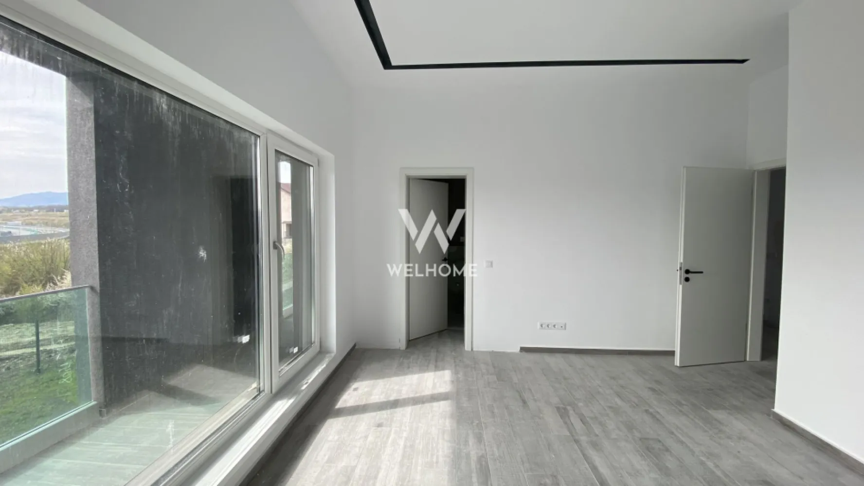 Casa individuala LA CHEIE (partial mobilata) Selimbar Sibiu - Spre vanzare o casa individuala mare si deosebita cat prin compartimentarea sa, atat si prin dotarile sale care corespund cerintelor tehnice si tehnologice la ziua de azi. Suprafata utila este de 200mp, + garaj dublu, amplasata pe un teren de 815mp. Tamplaria in3 foi de sticla cu 7 camere, incalzirea este realizata prin pardoseala cu sistemul - pompa de caldura. Compartimentarea la parter este: -Hol generos. -Debara. -Living spatios cu deschidere spre terasa. -Bucatarie complet mobilata, loc de dinning si iesire spre terasa. -Baie de serviciu cu geam. -Camara. -Spalatorie cu camera tehnica. La etaj gasim: -1 Dormitor matrimonial mare de 18mp -2x dormitoare pentru copii de aprox 17mp -2x bai cu geam de ierisire naturala -Iesire spre terassa cu vedere spre munti Stadiu de predare la interior este LA CHEIE cu parchet, gresie, faianta, usi interior, oboecte sanitare. Exteriorul se preda LA CHEIE cu gard, curte pavata. Garaj pentru 2 masini (SUV) cu usi rabatabile electrice. Se poate configura si alte optiuni la preferintele cumparatorului. Pret: 326 000euro TVA inclus tel: 0745 99 55 37 Mihai }}