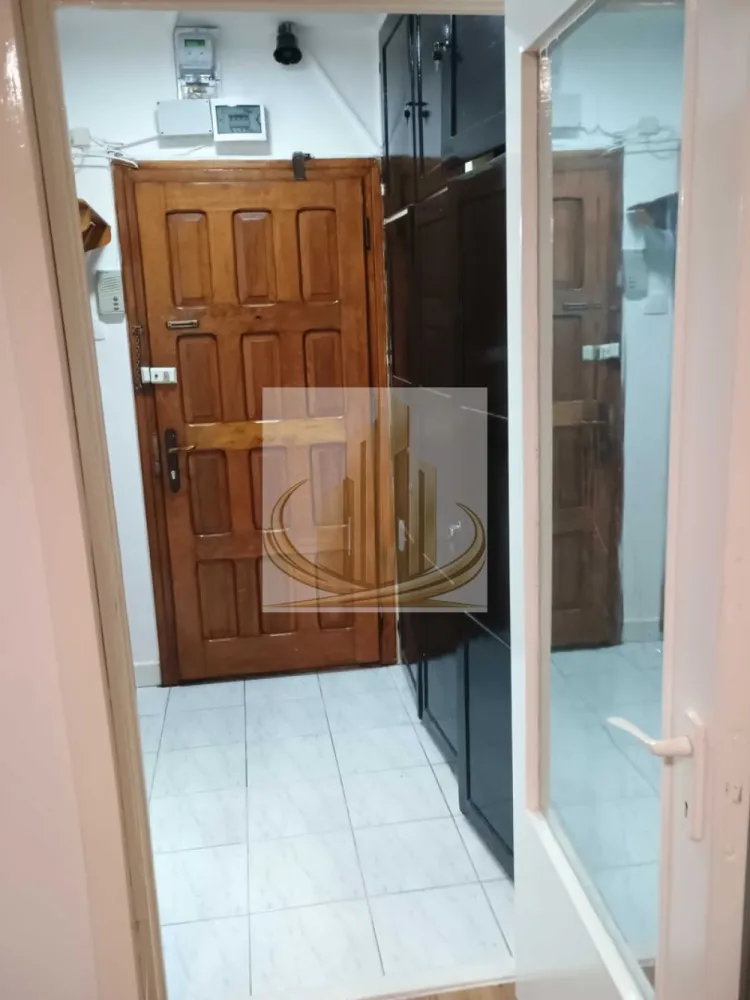 Apartament cu una cameră. De închiriat. - Proprietar, închiriez apartament cu una cameră, baie, bucătărie, balcon, decent în zona Circumvalațiunii, Timișoara, etaj 3 din 10, aproape de mall și centrul Timișoarei, mai multe detalii la telefon 07******90. }}