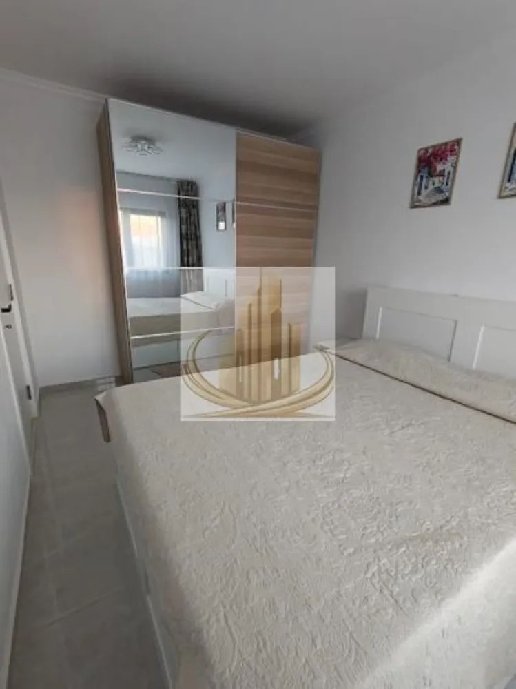 Grand Mobilis vă propune spre închiriere un ap modern cu 2 camere - Grand Mobilis Imobiliare va oferi spre închiriere un apartament modern cu 2 camere, situat in zona Braytim,intr un cadru liniștit SI placut, cu acces rapid spre oraș. Locuința are o suprafață de 48mp si este amplasata la etajul 1, fiind ideala pentru un cuplu sau o persoana care isi doreste confort SI funcționalitate. ✔️ Caracteristici principale: Living spațios si luminos Dormitor confortabil si bine compartimentat Baie moderna, complet utilata Compartimentare practica 2 locuri parcare incluse 🌿 Apartamentul oferta un ambient placut, fiind situat intre o zonă liniștită, perfecta pentru relaxare, departe de agitația urbana. 📍Acces facil care Timișoara si puncte de interes 📆 Disponibil imediat 💶Pret: 400 €/luna + 1 luna garanție 📞Pentru mai multe informații sau programarea unei vizionari, echipa Grand Mobilis Imobiliare vă sta la dispoziție! ID intern CP3031097 }}