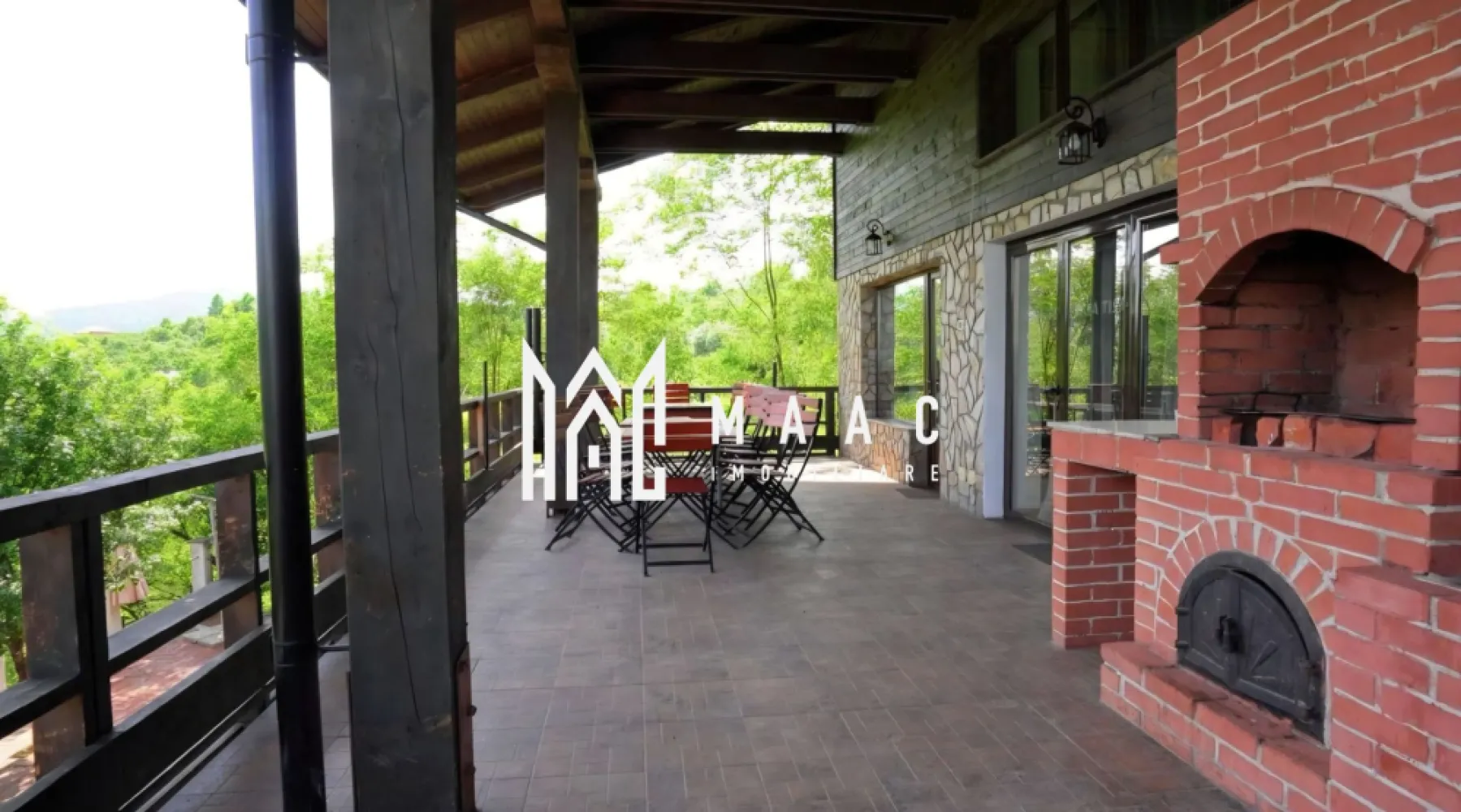 Pensiune turistică 5★ de vânzare în Băile Olănești | Proprietate premium - MAAC IMOBILIARE vă propune spre vânzare o proprietate deosebită, situată în stațiunea Băile Olănești, una dintre cele mai apreciate destinații turistice din România, renumită pentru aerul curat și izvoarele sale minerale. Această vilă turistică clasificată la standard de 5★ reprezintă alegerea ideală atât pentru o afacere profitabilă în domeniul turismului, cât și pentru o casă de vacanță exclusivistă sau locuință permanentă, fiind situată la doar aproximativ 35 de minute de Râmnicu Vâlcea. Proprietatea este amplasată pe un teren generos de 850 mp, având o suprafață construită de 200 mp și o arie desfășurată de 300 mp, fiind compartimentată eficient pentru confort și funcționalitate. Compartimentare și dotări: 6 camere spațioase, amenajate modern Living generos, ideal pentru relaxare Bucătărie complet echipată Terasă exterioară cu grătar Zonă de șezlonguri pentru relaxare Facilități premium: Piscină exterioară Saună Jacuzzi Șemineu tip centrală în living Confort și utilități: Centrală pe lemne Centrală electrică Toate utilitățile disponibile Proprietatea este perfect adaptată pentru a funcționa imediat ca pensiune turistică la cheie, beneficiind deja de clasificare oficială, dar oferă în același timp intimitatea și confortul unei locuințe private într-un cadru natural deosebit. Datorită poziționării excelente și facilităților de top, această vilă reprezintă o investiție sigură și profitabilă, într-o zonă cu cerere turistică ridicată pe tot parcursul anului. Pentru mai multe detalii și programări la vizionare, echipa MAAC IMOBILIARE vă stă la dispoziție! CP3029231 }}