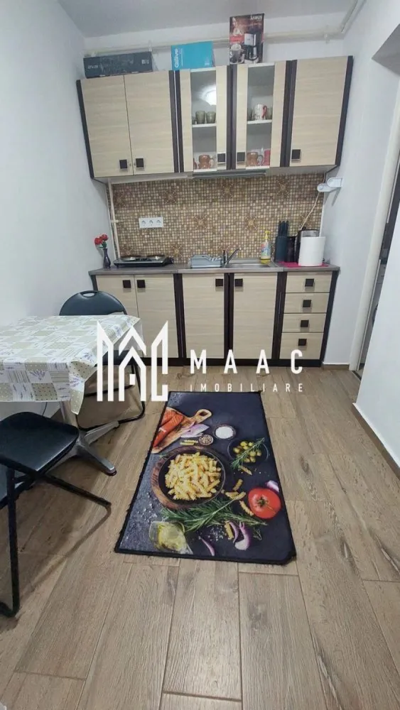 Garsonieră | Modernă | Complet utilată | Cartierul Arhitecților - MAAC Imobiliare vă propune spre vânzare o garsonieră practică și bine compartimentată, ideală pentru locuit sau investiție. Caracteristici principale • spațiu de locuit confortabil și eficient organizat • cameră luminoasă, cu finisaje moderne • pardoseală din gresie și pereți în culori neutre • mobilier contemporan Compartimentare și dotări • baie finisată cu faianță, dotată cu cabină de duș • bucătărie practică, cu design simplu și funcțional • încălzire în pardoseală Localizare și avantaje • amplasată într-o zonă urbană bine conectată • acces facil către magazine, școli, farmacii și restaurante • mijloace de transport în comun în apropiere • vedere către stradă Pentru mai multe detalii sau pentru programarea unei vizionări, vă rugăm să ne contactați și să menționați ID-ul proprietății: CP3033220. }}