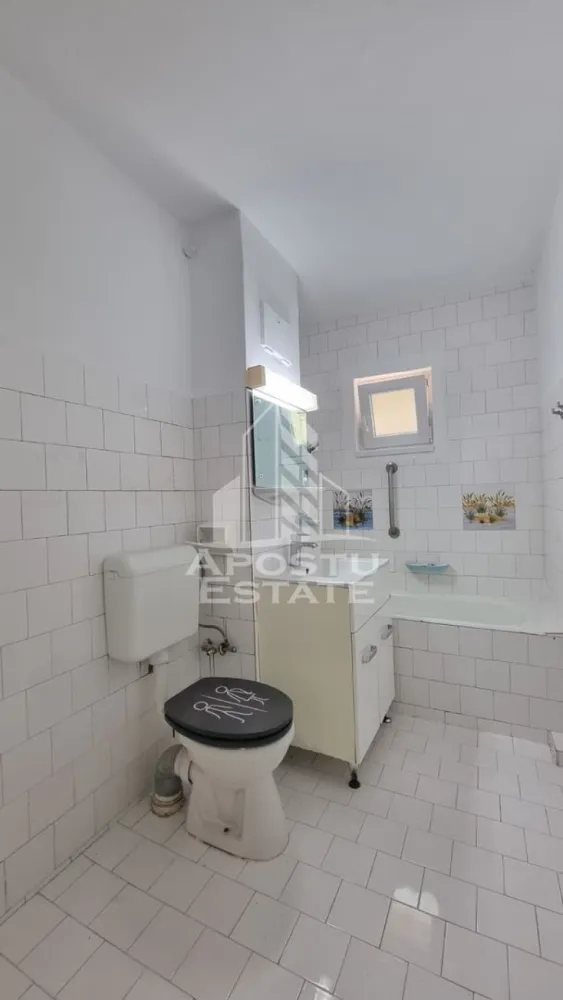 Apartament cu 3 camere, 2 bai, 2 balcoane, zona Calea Aradului