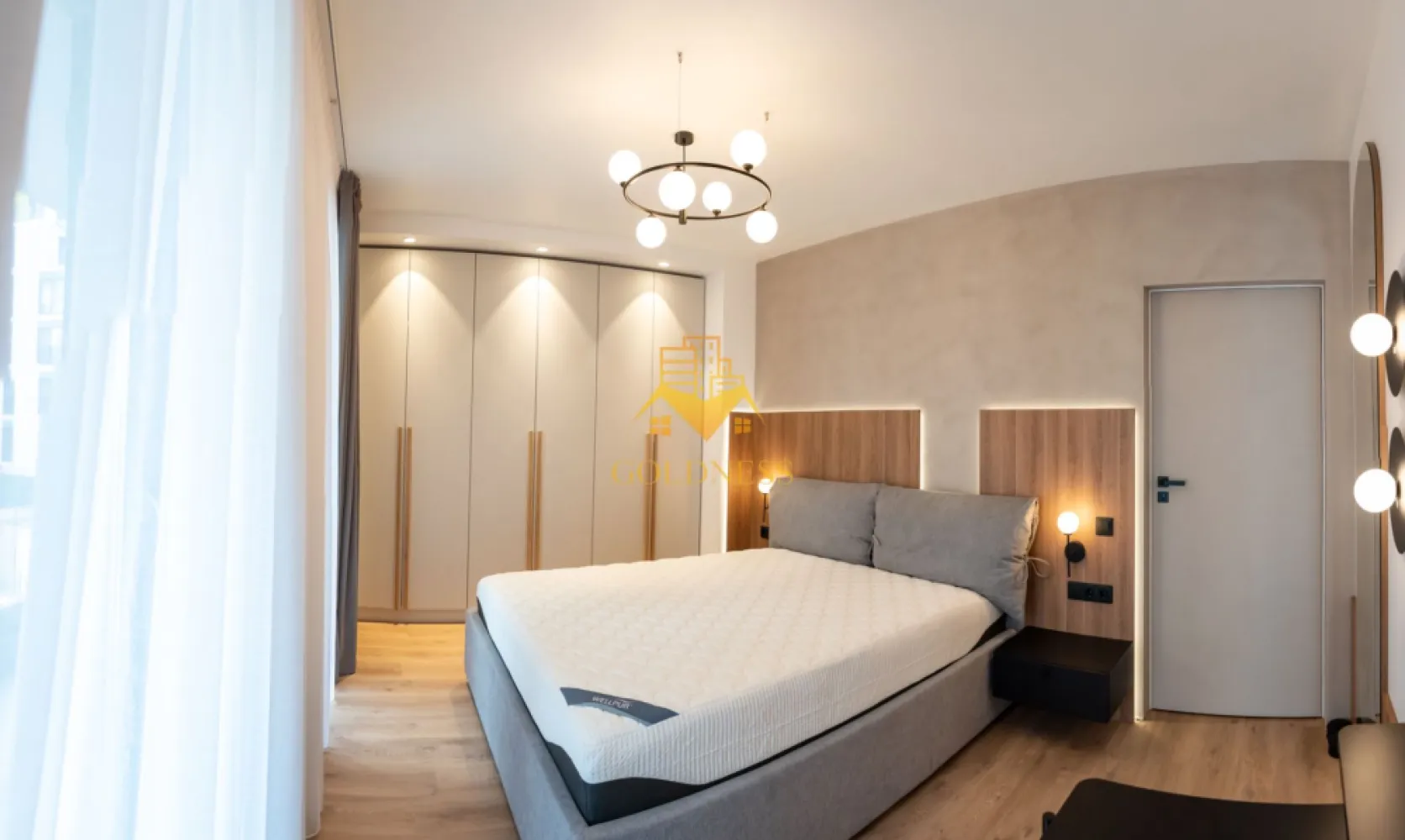 2 camere, modern, AC, garaj, bloc nou, Marasti zona Blvd Bucuresti - GOLDNESS Imobiliare vă propune spre închiriere un apartament cu 2 camere complet mobilat și utilat, la etajul 2 într-un imobil de 5 etaje, în Cartierul Marasti. Dispune de loc de parcare subterana! Se află în apropierea stațiilor de transport în comun, magazine, restaurante, spații verzi, farmacii, etc. Apartamentul este compartimentat astfel: - dormitor cu pat matrimonial, dressing, noptiere - living cu bucatarie open space complet utilată, canapea extensibilă, loc de servit masa - baie cu cabina de dus, calorifer port prosop și dulap pentru depozitare. - 2 terase de 8 si 4 mp. Imobilul este dotat cu toate cele necesare- centrală proprie, mașină de spălat haine, frigider, plită electrică, hotă, etc. Dacă sunteți interesați de acest apartament și doriți să îl vizionați, dar și pentru alte oferte nu ezitați să ne contactați telefonic sau prin e-mail. Vă stăm la dispoziție! Pentru intermediere se percepe un comision de 50% din prețul chiriei! }}