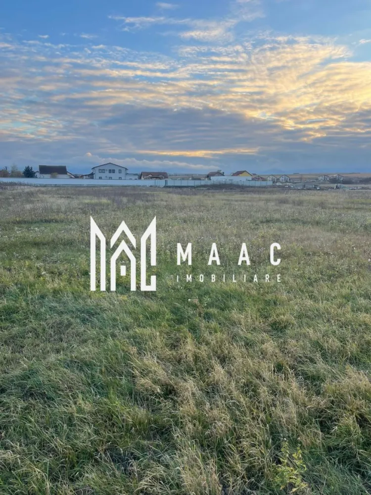 Teren intravilan | 2.100 mp | Șura Mică - MAAC Imobiliare vă propune spre vânzare un teren intravilan cu o suprafață de 2.100 mp, situat în localitatea Șura Mica într-o zonă liniștită și în plină dezvoltare|ideală pentru construcția unei locuințe familiale sau ca investiție. Detalii principale: Suprafață totală: 2.100 mp Regim: intravilan Deschidere generoasă la drum Utilități disponibile în zonă: apă, curent, gaz, canalizare Acces facil către municipiul Sibiu, la doar câteva minute de mers cu mașina Avantaje: Zonă rezidențială în dezvoltare rapidă Cadru natural plăcut, cu priveliște spre împrejurimi Potrivit pentru casă individuală, duplex sau mic ansamblu rezidenția Pentru mai multe detalii specificati telefonic: CP2801896 }}