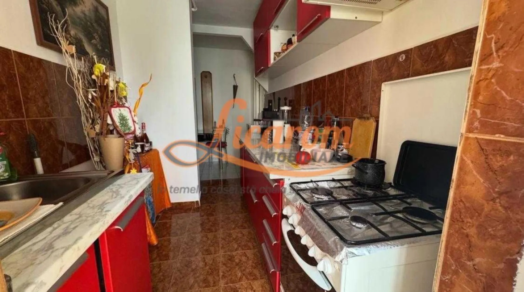 Apartament 3 camere decomandat Calea Bucuresti etaj 1/4