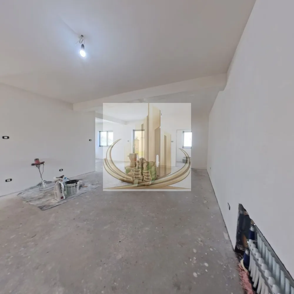 Duplex Modern Parter – Dumbrăvița | 92 mp utili | Teren 350 mp - Grand Mobilis Imobiliare vă propune spre vânzare jumătate de duplex modern, situat în Mosnita Noua, la doar 300 m de Kaufland , într-o zonă liniștită și în plină dezvoltare. 📐 Suprafață utilă: 92 mp 🌿 Suprafață teren: 350 mp 🚗 3-4 locuri de parcare 🔹 Compartimentare: Living foarte spațios și luminos Bucătărie (se poate închide la cerere) 2 dormitoare 2 băi (una cu cadă, una cu duș) Cameră tehnică Terasă generoasă de 20 mp 🔹 Construcție & Dotări: ✔️ Construcție din cărămidă (inclusiv pereți interiori) ✔️ Izolație EPS80 – 10 cm ✔️ Acoperiș tip terasă cu 20 cm izolație + membrană EPDM ✔️ Tâmplărie PVC Salamander tripan ✔️ Locuință foarte luminoasă 🔹 Finisaje (la alegere în buget): ✔️ Parchet + gresie + accesorii: 80 lei/mp ✔️ Uși interioare: 1200 lei/buc ✔️ Baie: 2500 lei 🔹 Avantaje: 📍 Locație excelentă – aproape de Kaufland, acces rapid către oraș 🌿 Zonă liniștită, ideală pentru locuit 🚗 Curte generoasă + multiple locuri de parcare 📲 Ideal pentru familie sau investiție 🎥 Tur virtual disponibil la cerere 👉 Pentru detalii și vizionări: Grand Mobilis Imobiliare ID intern: CP3033855 }}