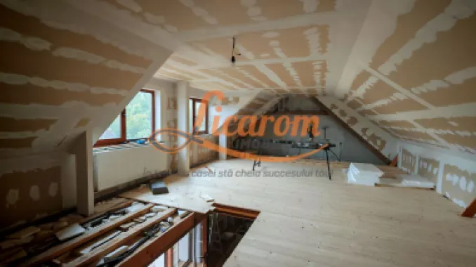 CASA SASEASCA comuna VULCAN,zona foarte buna,teren 3000 mp