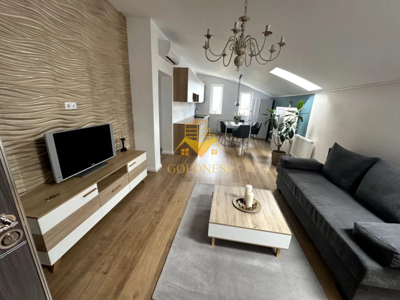2 camere, Cartierul Europa, Eugen Ionesco, Calea Turzii, Profi - GOLDNESS Imobiliare vă propune spre închiriere un apartament cu 2 camere complet mobilat și utilat, la Mansarda într-o vila compusă din D+P+1+M, în cartierul Europa. Dispune de loc de parcare! Se află în apropierea stațiilor de transport în comun, magazine, restaurante, spații verzi, farmacii, etc. Apartamentul este compartimentat astfel: - dormitor cu pat matrimonial, dressing, noptiere - living cu canapea extensibilă, comoda tv - bucătărie complet utilată și mobilată, loc de servit masa - baie cu dus walkin, calorifer port prosop și dulap pentru depozitare. - terasa de 20mp. Imobilul este dotat cu toate cele necesare- centrală imobil cu contor separat, frigider, aragaz, hotă, mașină de spălat haine, etc. Dacă sunteți interesați de acest apartament și doriți să îl vizionați, dar și pentru alte oferte nu ezitați să ne contactați telefonic sau prin e-mail. Vă stăm la dispoziție! Pentru intermediere se percepe un comision de 50% din prețul chiriei! }}