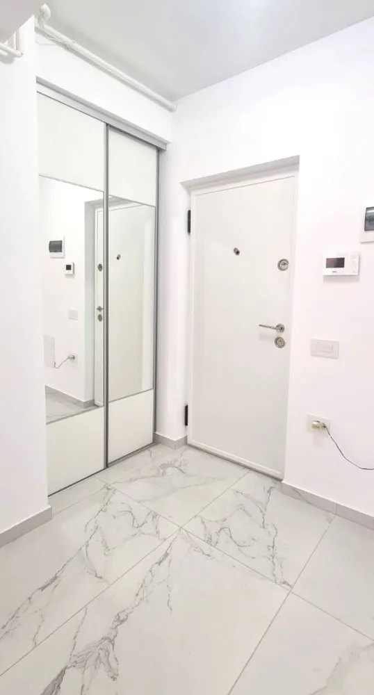 De vanzare apartament cu 2 camere Micro 17, 133.000 euro