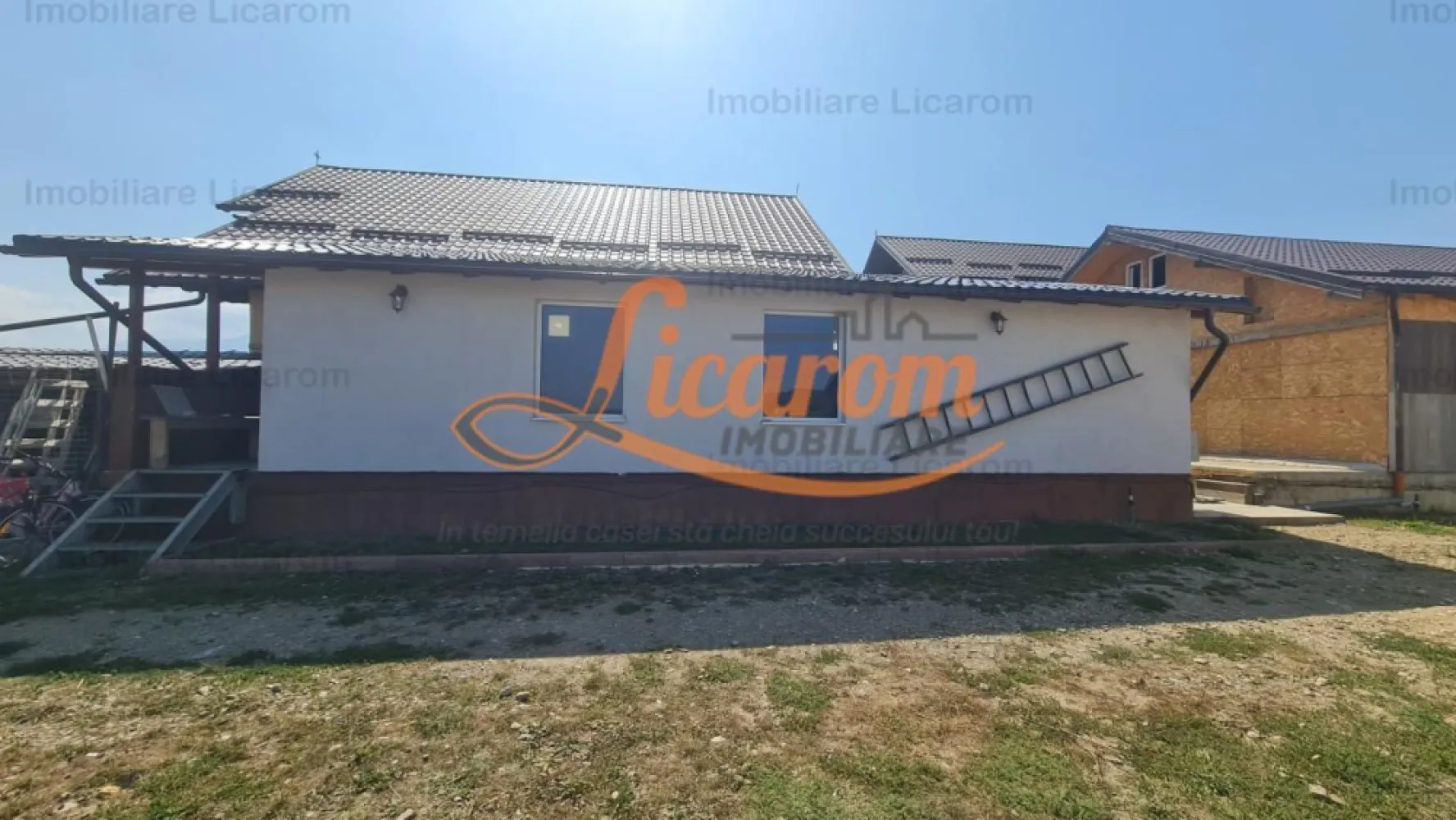 Proprietate in Cristian cu trei constructii+o fundatie,450000euro