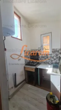 Proprietate in Cristian cu trei constructii+o fundatie,450000euro