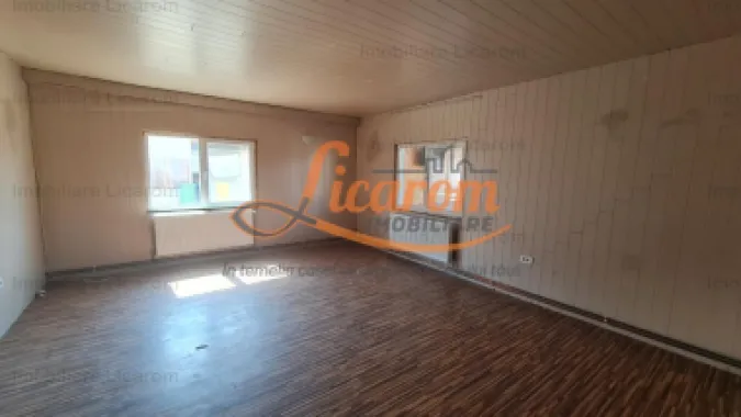 Proprietate in Cristian cu trei constructii+o fundatie,450000euro