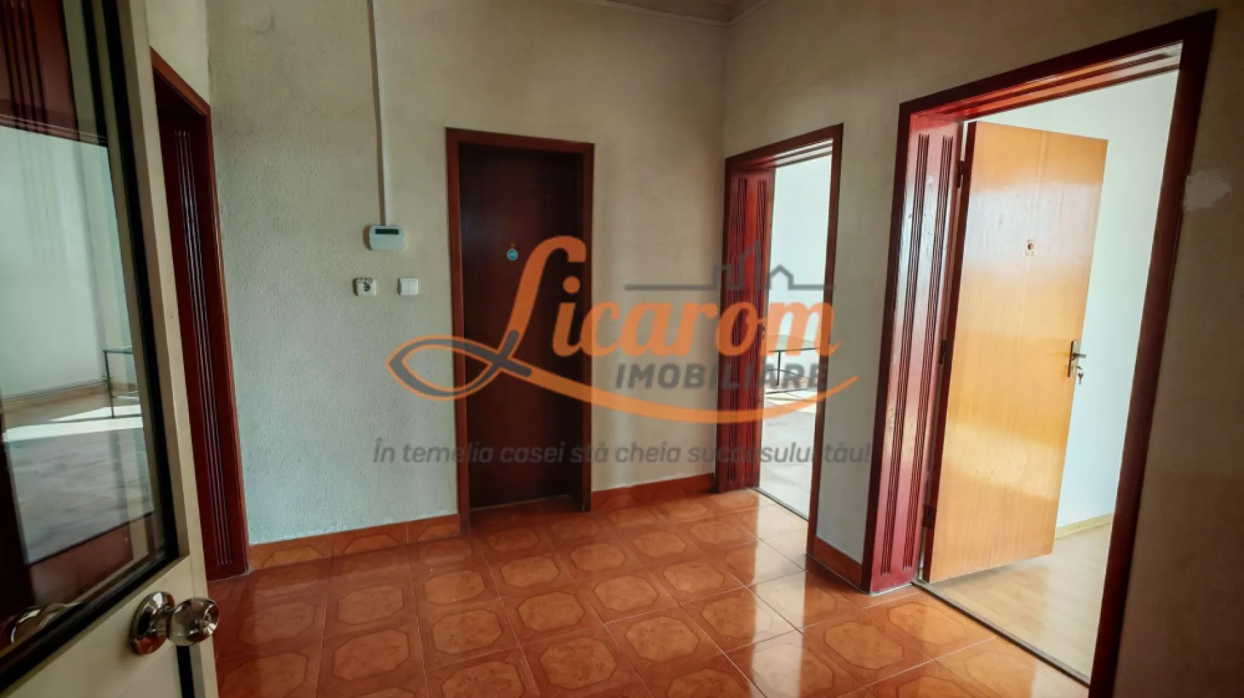 Hala 500 mp productie/depozitare Bartolomeu,birouri,parcare mare.