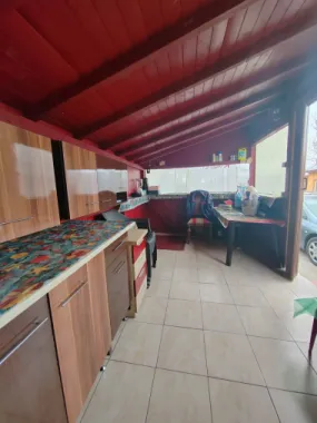 Imobil cu 2 constructii, anexe și 670 mp teren, utilități racordate, Bratasanca