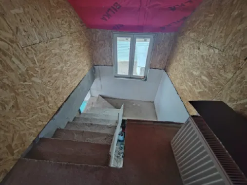 Imobil cu 2 constructii, anexe și 670 mp teren, utilități racordate, Bratasanca