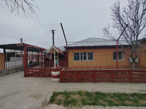 Imobil cu 2 constructii, anexe și 670 mp teren, utilități racordate, Bratasanca