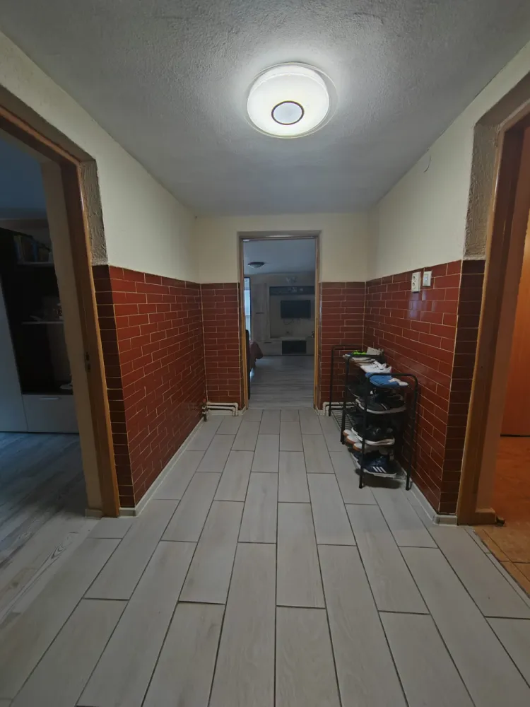 Imobil cu 2 constructii, anexe și 670 mp teren, utilități racordate, Bratasanca