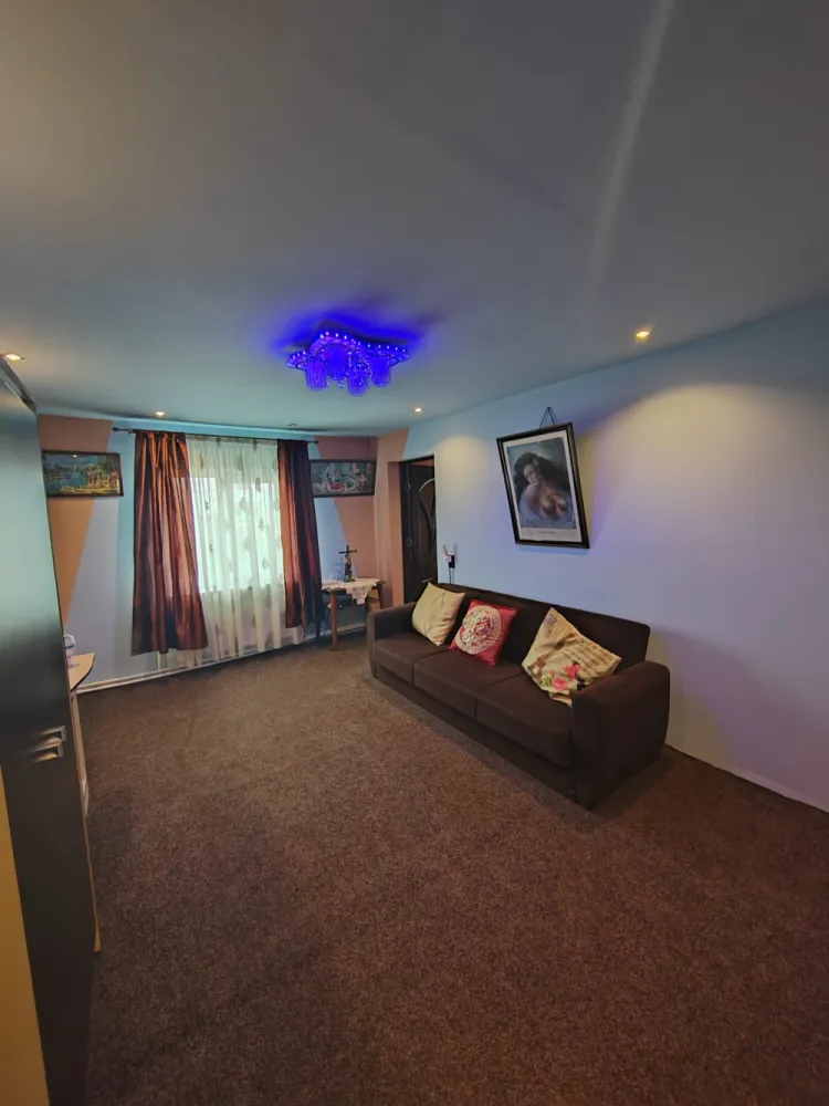 Imobil p+m cu teren generos 2259 mp, Filipeștii de Târg, disponibil imediat - Agenția imobiliară Sebarucata Business Consulting vă prezintă spre vânzare un imobil cu regim de înălțime P+M ce beneficiază de un teren generos în suprafață de 2259 mp în Filipestii de Targ- Prahova.Descrierea proprietății:1. TerenSuprafață: 2.259 mpCategoria: intravilanUtilizare: curți construcții, arabil2. Construcția principalăInitial, imobilul era reprezentat de o constructie cu o suprafață de 50 mp asupra căreia s-a intervenit în perioada 2011-2015 prin lucrari de extindere, finalizate cu proces verbal de receptie lucrare.Regim de înălțime: Parter + MansardăSuprafata construita: 135,69 mpSuprafață construită desfășurată: 190,03 mpSuprafață utilă totală: 149,34 mpStructură construcție:Construcție inițială:Vechime constructie: edificata in 1960–19702 camere( 1 camera, 1 birou)+ 2 holurisuprafață utilă: 37,32 mpsuprafață construită: 50,10 mpExtindere:Suprafata construita :146 mpParter: 3 camere,1 baie, 1 bucatarie, 1 holMansarda: living, dormitor, hol, casa scarii- realizată între 2011–2015- documentație tehnică existentăStadiu finisare: mansarda nefinalizată+ 1camera/casa scarii de la parter nefinalizata; de finisat fatada imobilului.Caracteristici constructive:Zidarie: pereti structurali din zidarie BCA cu centuri si stalpisori din beton armat;Planseu peste parter din beton armat;Fundatii: beton;Acoperis: sarpanta;Invelitoare: tabla;Sistem de incalzire: CT.3.Anexa- constructie auxiliara folosita cu scop de depozitare, relativ nouă (placări tip panouri / lemn).Utilități: energie electrică, apă+ fantana( adancime 40 m, necuratata), gaz( centrala proprie+ calorifere), fosa vidanjabila.Imobilul se potrivește în special pentru:- o familie care dorește casă cu teren mare;- persoane din Ploiești care caută o zonă liniștită;- cumpărători interesați de grădină, livadă sau hobby agricol.Dacă simțiți că acest imobil este ceea ce căutați, vă invit să mă contactați pentru informații suplimentare și stabilirea unei vizionari!&nbsp; }}