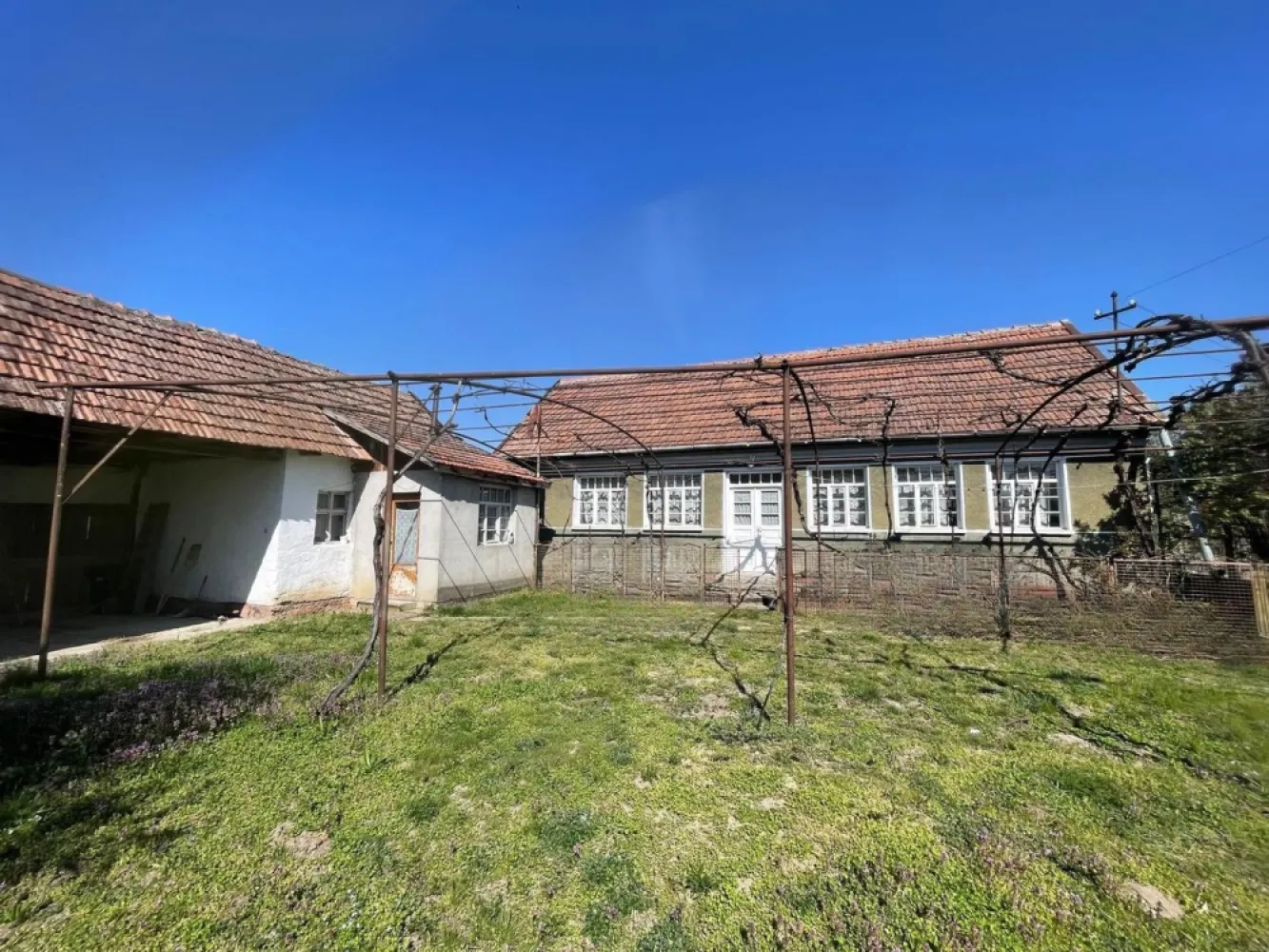 Casă tradițională la sat +teren 1.500 mp. Sat Săbolciu-51000 euro neg