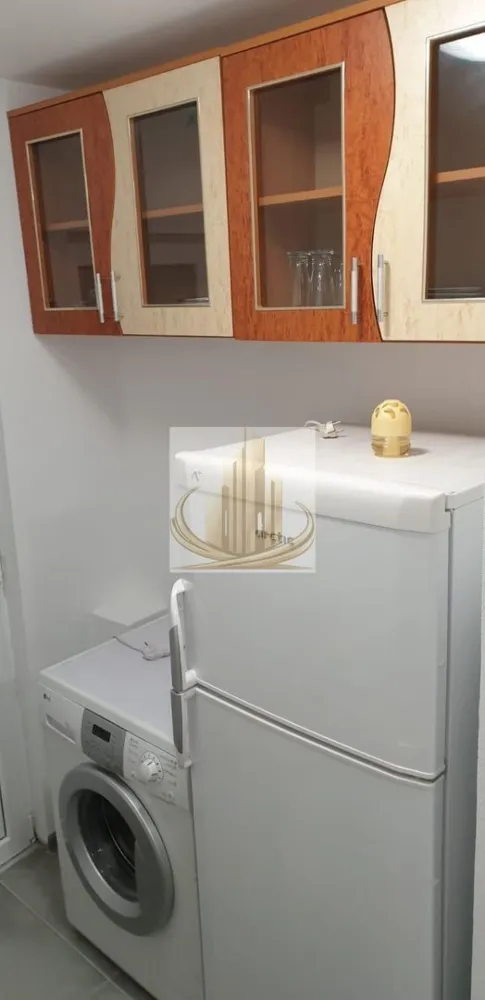 Apartament 1 cameră – zona Blașcovici | Grand Mobilis Imobiliare - Închiriez apartament 1 cameră – zona Blașcovici | Grand Mobilis Imobiliare Grand Mobilis Imobiliare oferă spre închiriere apartament cu 1 cameră, situat la etajul 4, în zona Blașcovici. Apartamentul este recent renovat, bine iluminat și ideal pentru o persoană sau un cuplu. Detalii: Etaj 4 Recent renovat Luminos, cu lumină naturală Centrală electrică proprie Nu dispune de plită Nu se acceptă animale de companie Avantaje zonă: Stații de transport în comun în apropiere Magazine și facilități în zonă Preț: 200 euro/lună + garanție Pentru mai multe detalii sau vizionare, vă rugăm să ne contactați. ID INTERN : CP3036411 }}