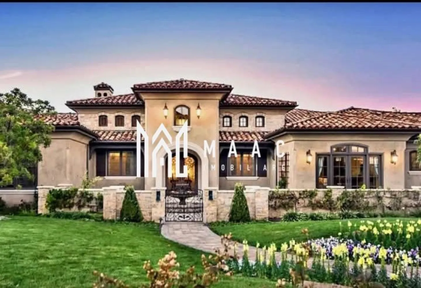 Casa stil mediteranian 4 dormitoare 800 mp teren Tocile Sibiu - COMISION 0 ! Direct DEZVOLTATOR !! Amplasată pe un teren generos de 800 mp, această casă se remarcă prin designul său primitor și finisajele premium, fiind disponibilă la vânzare cu predare la cheie interior si exterior pregătită pentru a-și întâmpina noii proprietari. Parterul, cu o suprafață utilă de 140 mp, este inteligent compartimentat și cuprinde: bucătărie spațioasă, cămară, living luminos, 3 dormitoare, 2 băi și vestibul. Spațiile sunt puse în valoare de ferestrele mari tip termopan, care oferă lumină naturală din plin și creează o atmosferă caldă și aerisită. Finisajele sunt de înaltă calitate, incluzând gresie, faianță, travertin și parchet din lemn masiv, iar șemineul din living adaugă un plus de confort și eleganță. Etajul, cu o suprafață de 50 mp, oferă un spațiu intim, compus dintr-un dormitor și o baie, ideal pentru oaspeți sau ca zonă privată. La exterior, proprietatea dispune de o terasă generoasă de 40 mp, parțial acoperită pentru zona de barbeque si relaxare. Curtea oferă acces facil prin poartă electrică, iar carportul asigură protecția autoturismului. Din punct de vedere tehnic, locuința beneficiază de izolație exterioară eficientă, centrală termică pe gaz cu calorifere și sistem de supraveghere video, oferind un nivel ridicat de confort și siguranță. Pentru mai multe detalii specificati CP3024328 . }}