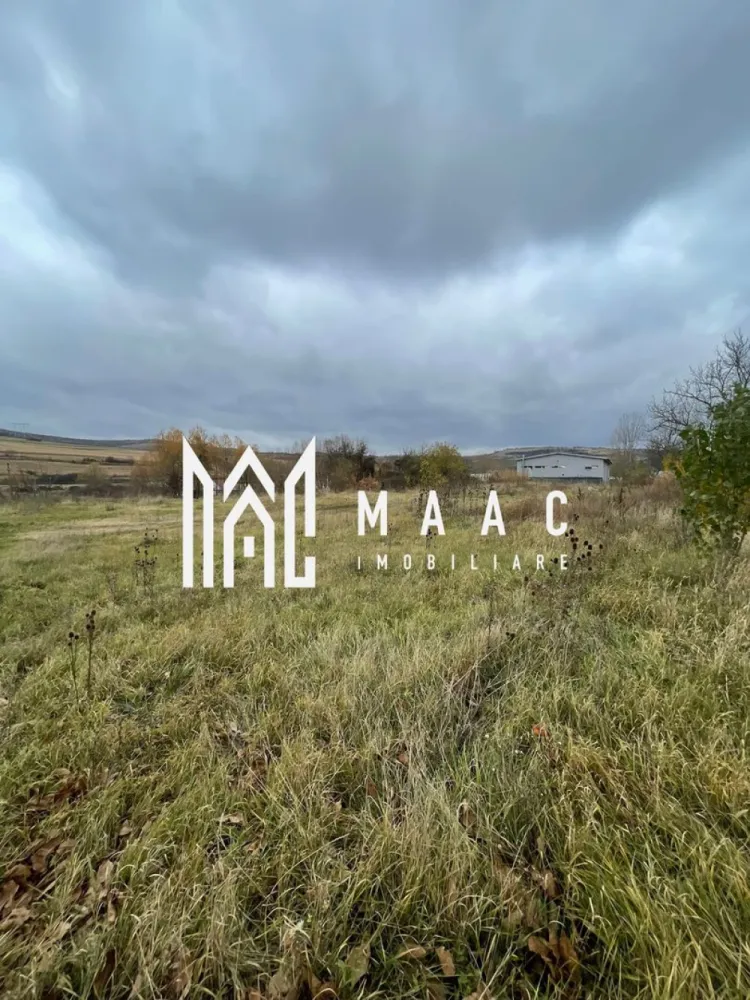 Teren 720 mp| Intravilan |Șura Mare - MAAC Imobiliare vă propune spre vânzare un teren intravilan situat în localitatea Șura Mare, într-o zonă liniștită și în plină dezvoltare. Suprafață: 720 mp Acces| direct la drum Utilități| în apropiere (apă, curent electric) Destinație ideala pentru construcția unei case individuale sau pentru investiție imobiliară Terenul beneficiază de o poziție excelentă,oferind liniște|,acces facil către Sibiu și o priveliște plăcută asupra împrejurimilor. Pentu mai multe detalii specificati telefonic ID: CP2801059 }}