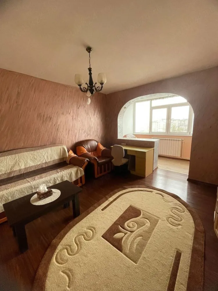 De inchiriat apartament 2 camere micro 20, 400 euro - Se oferă spre închiriere apartament cu 2 camere, situat în Micro 20, la etajul 8. Locuința este complet mobilată și utilată, fiind ideală pentru un cuplu sau o persoană care își dorește confort și acces facil la toate facilitățile zonei. Caracteristici: 2 camere spațioase și luminoase bucătărie complet utilată baie echipată mobilat modern etaj 8 Apartamentul este curat, bine întreținut și pregătit pentru mutare imediată. Preț: 400 euro/lună. La incheierea contractului de inchiriere chiriasul va achita o chirie, o garantie de 400 euro si comisionul agentiei imobiliare. Pentru mai multe detalii sau programarea unei vizionări, vă rog să mă contactați 0746.252.252 Liliana Ene. }}