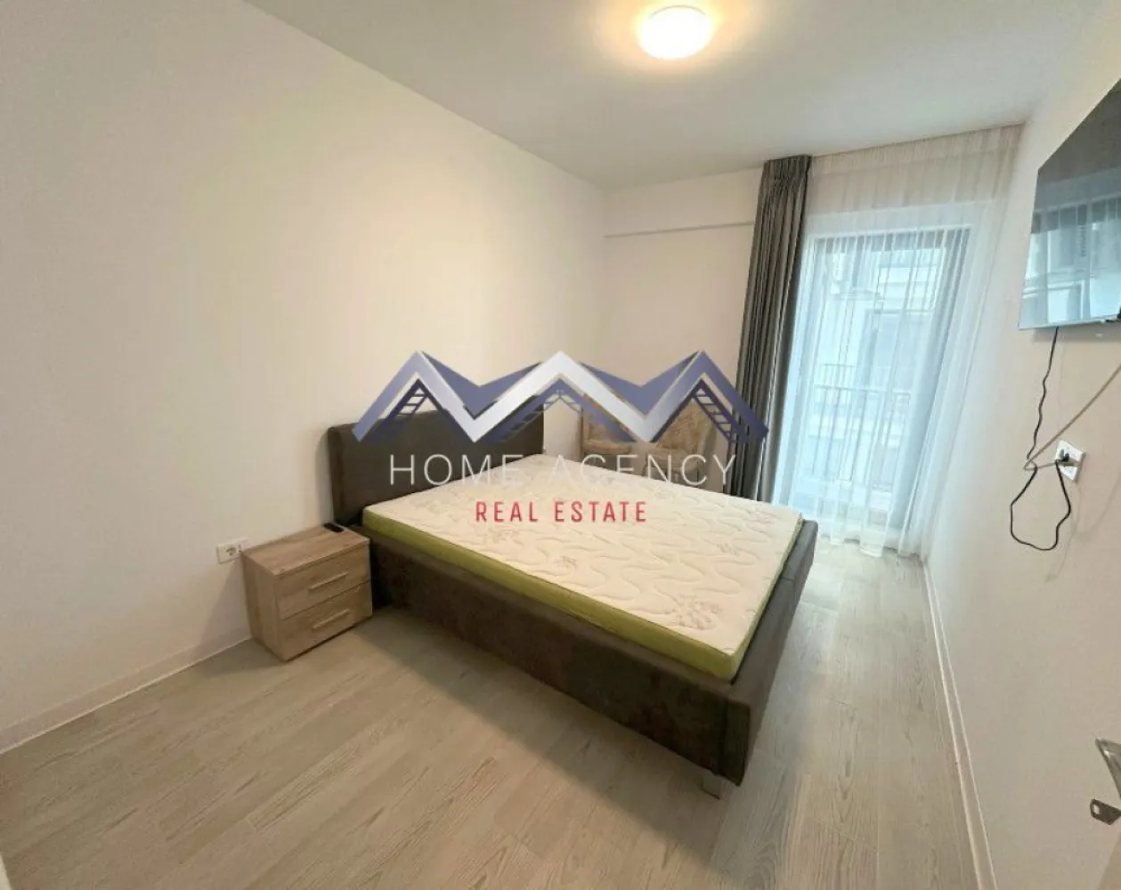 Garsonieră cu bucătărie retrasă | include parcare | Otopeni central