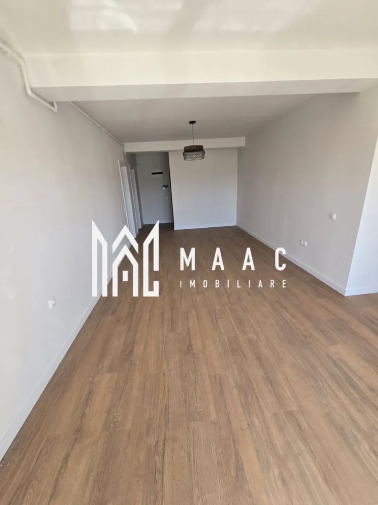 Apartament 2 camere | Parcare | Turnisor - MAAC Imobiliare va propune spre vânzare un apartament cu 2 camere decomandat, intabulat, situat la etajul 1 din 2, într-o vilă construită din cărămidă, ideal pentru cei care își doresc confort, intimitate și o locuință bine compartimentată. Apartamentul este compartimentat eficient și funcțional, fiind împărțit astfel: hol mare de intrare, baie modernă finisată cu gresie și faianță, dotată cu toate instalațiile sanitare noi, dormitor cu balcon, bucătărie open space și living spațios cu acces către terasă, perfect pentru relaxare. Locuința beneficiază de dotări moderne și finisaje de calitate superioară: centrală termică proprie cu încălzire în pardoseală, ușă metalică la intrare, geamuri termopan, precum și uși termopan cu izolație termică și fonică, pentru un plus de confort și eficiență energetică. În plus, apartamentul dispune de storuri electrice, parchet, gresie și faianță, corpuri de iluminat montate în toate camerele, precum și instalații sanitare complete, fiind pregătit pentru mutare imediată fără investiții suplimentare. Un avantaj important îl reprezintă locul de parcare inclus, care oferă confort și siguranță pentru mașina dumneavoastră. Această proprietate este alegerea ideală atât pentru locuit, cât și pentru investiție, datorită compartimentării excelente, dotărilor premium și amplasării într-o clădire tip vilă, cu regim redus de înălțime. Pentru mai multe detalii și programarea unei vizionări, vă rugăm să ne contactați telefonic și să menționați CP3023440. }}