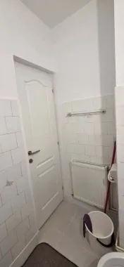 BRASADAS vinde ap 1 cam pe Careiului la etajul ⅕